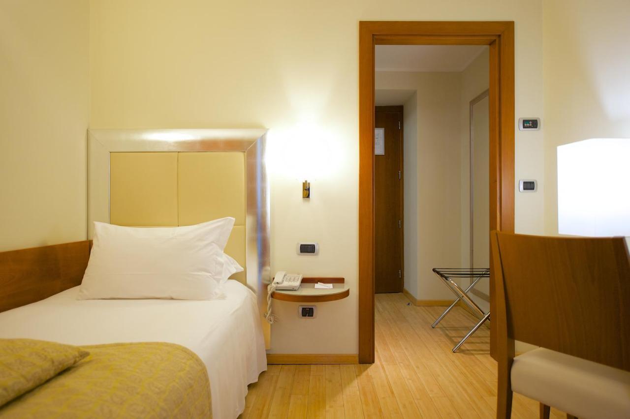 Best Western Crystal Palace Hotel Torino Esterno foto