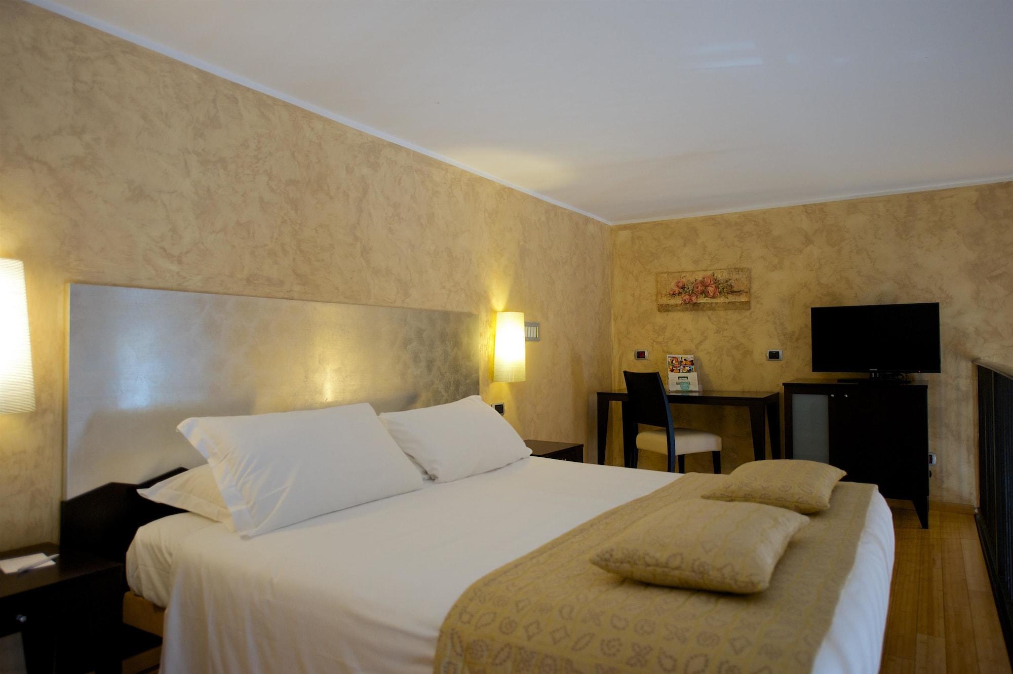 Best Western Crystal Palace Hotel Torino Esterno foto