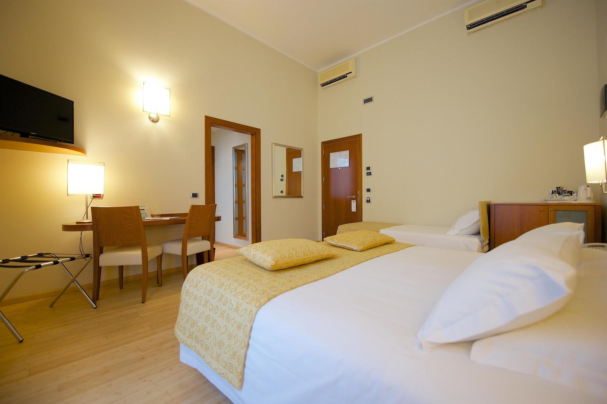 Best Western Crystal Palace Hotel Torino Esterno foto
