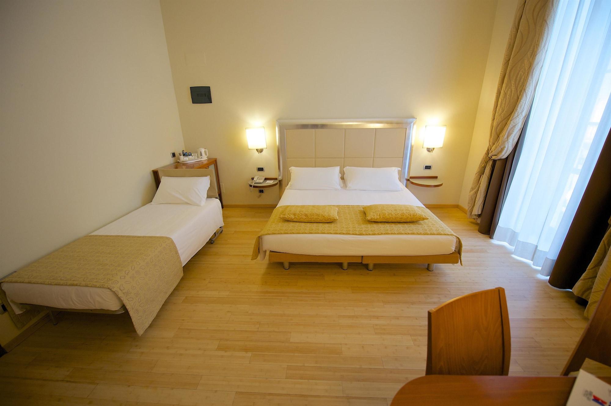 Best Western Crystal Palace Hotel Torino Esterno foto