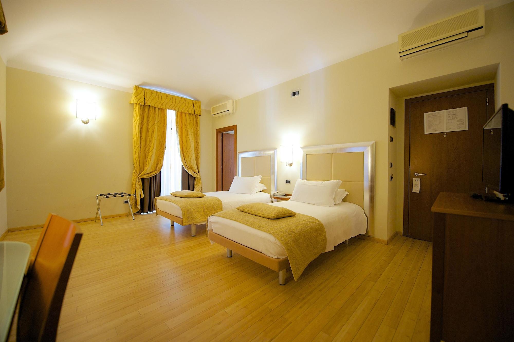 Best Western Crystal Palace Hotel Torino Esterno foto