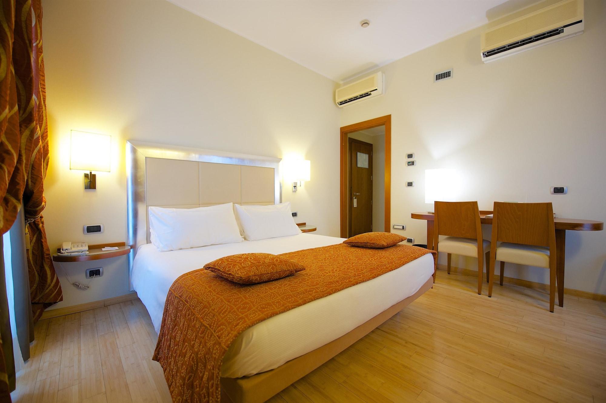 Best Western Crystal Palace Hotel Torino Esterno foto